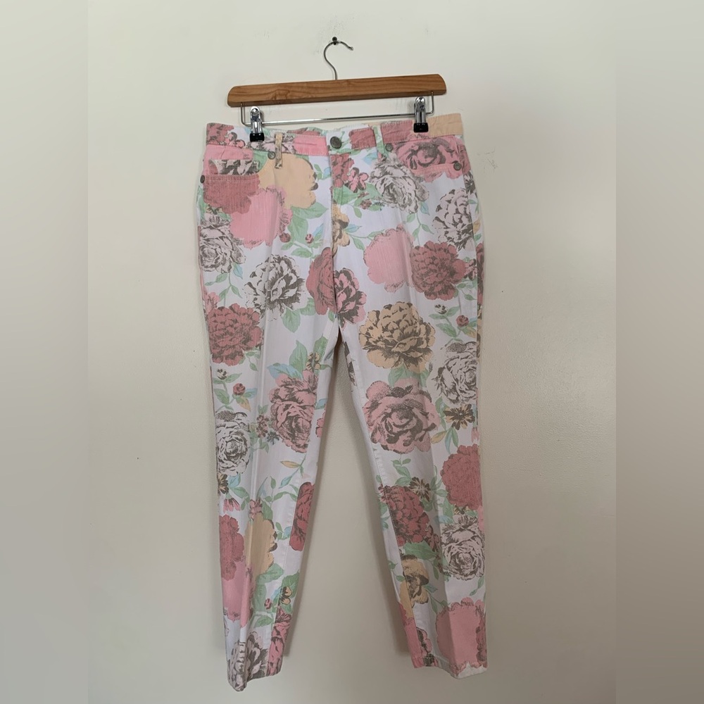 Nine West Vintage America Collection floral capri jeans, size 8/29